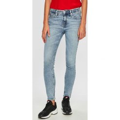 Calvin Klein Jeans - Jeansy CKJ 011. Niebieskie jeansy Calvin Klein Jeans, bez wzorów, z bawełny. W wyprzedaży za 319.90 zł.