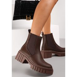 Brązowe Botki Timalus. Brązowe botki Renee, bez wzorów, z jeansu, bez obcasa, na płaskiej podeszwie, bez zapięcia. W wyprzedaży za 175.99 zł.