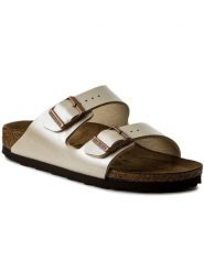 Birkenstock Klapki Arizona Bs 1009921 Złoty. Żółte klapki Birkenstock, bez wzorów, ze skóry, bez obcasa, bez zapięcia. Za 449.99 zł.