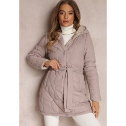 Beżowa Kurtka Pikowana z Paskiem Dwurzędowa Vandend. Brązowe kurtki Renee, na zimę, l, bez wzorów, z materiału. W wyprzedaży za 223.99 zł.