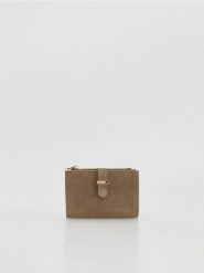 Skórzany portfel - beżowy. Brązowe portfele Reserved, bez wzorów. Za 89.99 zł.