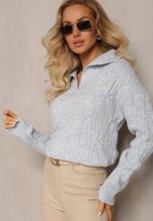 Jasnoniebieski Sweter z Dekoltem w Serek i Ozdobnym Splotem Travissa. Niebieskie swetry Renee, bez wzorów, ze splotem, casualowe, bez ramiączek. Za 109.99 zł.