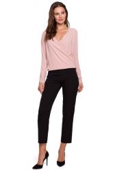 Pudrowa Stylowa Bluzka z Kopertowym Dekoltem. Czarne bluzki MAKEOVER, l, bez wzorów, z elastanu, eleganckie, bez kołnierzyka, bez ramiączek. Za 154.90 zł.