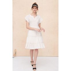 Sukienka Qło BS Natural. Brązowe sukienki blue shadow, na co dzień, m, bez wzorów, z bawełny, bez kołnierzyka, bez ramiączek, plisowane. Za 299.90 zł.