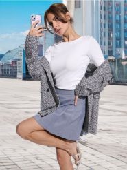 Bluzka z perełkami - kremowy. Białe bluzki Sinsay, l, bez wzorów, bez kołnierzyka, bez ramiączek. Za 25.99 zł.