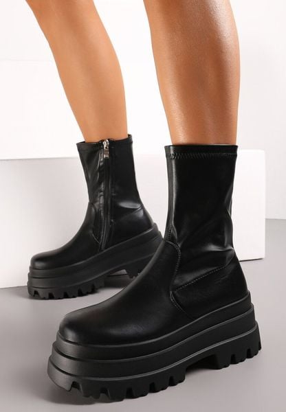 Czarne Botki na Masywnej Platformie Workery Elrora. Czarne botki Born2be, bez wzorów, eleganckie, bez obcasa, na płaskiej podeszwie, bez zapięcia. Za 199.99 zł.