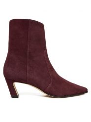 Stuart Weitzman Botki Stassi SM498 Bordowy. Czerwone botki Stuart Weitzman, bez wzorów, ze skóry, bez obcasa, na słupku, bez zapięcia. Za 2,769.00 zł.