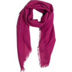 Chusta CALVIN KLEIN - Monogram Jaquard Scarf K60K605143 510. Fioletowe chusty Calvin Klein, bez wzorów, z bawełny. W wyprzedaży za 189.00 zł.