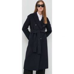 Marella płaszcz wełniany kolor granatowy przejściowy dwurzędowy. Niebieskie płaszcze Marella, bez wzorów, z wełny, klasyczne, bez kaptura. Za 2,479.90 zł.