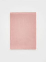 Gładki szal - brudny róż. Czerwone szaliki i kominy Reserved, bez wzorów. W wyprzedaży za 29.99 zł.