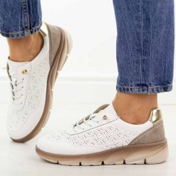 Białe skórzane półbuty damskie Sergio Leone Sp002. Białe półbuty wsuwane Sergio Leone, na jesień, bez wzorów, z jeansu, klasyczne, z okrągłym noskiem, bez obcasa, na płaskiej podeszwie. Za 219.00 zł.