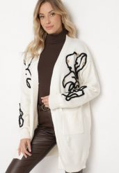 Jasnobeżowy Nierozpinany Kardigan Ozdobiony Cekinami i Kieszeniami Firiyana. Brązowe swetry Born2be, uniwersalny, z aplikacjami, z jeansu, eleganckie, bez ramiączek. W wyprzedaży za 135.99 zł.