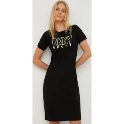 Dkny sukienka DP2D4597 kolor czarny mini prosta. Czarne sukienki DKNY, na co dzień, m, bez wzorów, bez kołnierzyka, bez ramiączek, mini, proste. W wyprzedaży za 249.99 zł.