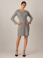 APART Sukienka dzianinowa w kolorze szarym rozmiar: 42. Szare sukienki Apart, bez wzorów, z dzianiny, bez kołnierzyka, bez ramiączek, mini. Za 237.17 zł.