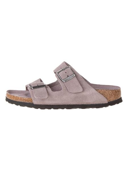 Birkenstock Skórzane klapki "Arizona" rozmiar: 41. Fioletowe klapki Birkenstock, bez wzorów, z materiału, klasyczne, z otwartym noskiem, bez obcasa, bez zapięcia. Za 354.95 zł.