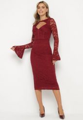 Bordowa Dopasowana Sukienka z Koronki z Rozszerzanymi Rękawami Selathea. Czerwone sukienki Born2be, na imprezę, m, bez wzorów, z koronki, eleganckie, bez kołnierzyka, bez ramiączek, midi, dopasowane. W wyprzedaży za 127.49 zł.