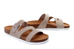 DR. BRINKMANN 700507-08 sand, klapki damskie. Brązowe klapki Dr. Brinkmann, bez wzorów, ze skóry, bez obcasa, bez zapięcia. Za 219.90 zł.