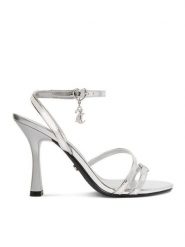 Juicy Couture Sandały EO-LS955554-8 Srebrny. Szare sandały Juicy Couture, bez wzorów, z materiału, bez obcasa, na szpilce, bez zapięcia. Za 249.99 zł.