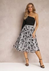 Szara Spódnica Midi Tiulowa z Welurowymi Kwiatami i Gumką w Talii Zihrosa. Szare spódnice Renee, bez wzorów, z tiulu, midi, rozkloszowane. Za 69.99 zł.