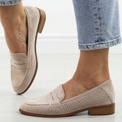 Beżowe zamszowe mokasyny damskie Potocki 12585. Brązowe mokasyny POTOCKI, w ażurowe wzory, z jeansu. Za 179.00 zł.