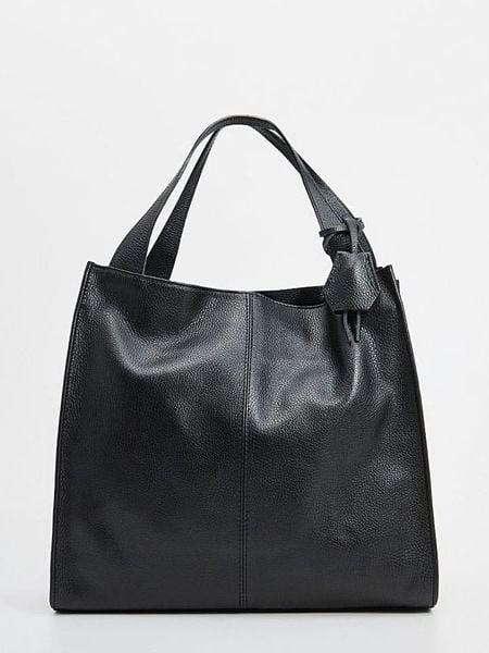 Christian Laurier Skórzana torebka "Maxi" w kolorze czarnym - 38,5 x 37 x 10 cm rozmiar: onesize. Czarne torebki klasyczne Christian Laurier, bez wzorów, z materiału, bez dodatków. Za 390.92 zł.