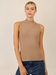 APART Top dzianinowy w kolorze karmelowym rozmiar: 36. Brązowe topy Apart, bez wzorów, z dzianiny, bez kołnierzyka, bez ramiączek. Za 130.99 zł.