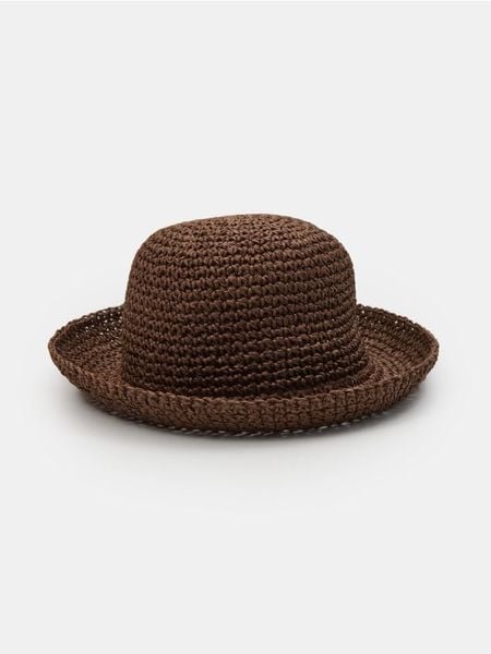 Pleciony kapelusz - brązowy. Brązowe kapelusze Sinsay, bez wzorów. W wyprzedaży za 19.99 zł.