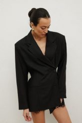 Klasyczna marynarka w kolorze BLACK- GRACE-M/L. Czarne marynarki i żakiety Marsala, l, bez wzorów, z poliesteru, eleganckie, bez ramiączek. Za 469.90 zł.