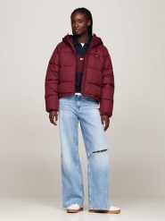 TOMMY JEANS Kurtka zimowa w kolorze bordowym rozmiar: XL. Czerwone kurtki Tommy Jeans, na zimę, xl, bez wzorów, z jeansu, bez kaptura. Za 648.03 zł.