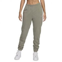 Spodnie sportowe damskie Nike FN2434320. Zielone spodnie dresowe Nike, bez wzorów, z dresówki. Za 329.99 zł.