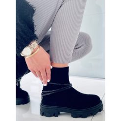 PA1 Botki płaskie Connie Black czarne. Czarne botki PA1, bez wzorów, z zamszu, bez obcasa, na płaskiej podeszwie, bez zapięcia. Za 231.34 zł.