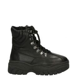 BOTKI W KOLORZE CZARNYM 1903300420 BLACK. Czarne botki Venezia, bez wzorów, ze skóry, bez obcasa, bez zapięcia. Za 219.00 zł.