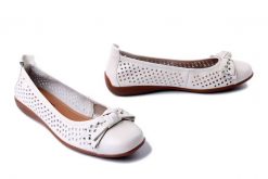 JOSEF SEIBEL 74824 133 000 Fenja 24 weiss, baleriny damskie. Białe baleriny Josef Seibel, w ażurowe wzory, ze skóry, bez obcasa, bez zapięcia. Za 359.90 zł.