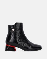 ELEGANCKIE BOTKI NA OBCASIE 0085435R 176 BLA. Botki Venezia, bez wzorów, ze skóry, eleganckie, bez obcasa, na obcasie, bez zapięcia. Za 519.00 zł.
