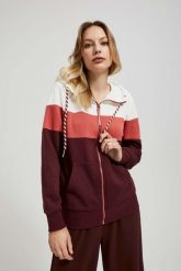 Bluza z kapturem kasztanowa. Brązowe bluzy MOODO, s, bez wzorów, z bawełny, bez ramiączek, z kapturem. W wyprzedaży za 52.49 zł.