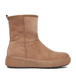 Botki Clara Barson. Brązowe botki Clara Barson, bez wzorów, bez obcasa, na płaskiej podeszwie, bez zapięcia. Za 109.99 zł.