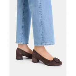 Czółenka Lasocki. Brązowe czółenka Lasocki, bez wzorów, bez obcasa, bez zapięcia. Za 239.99 zł.