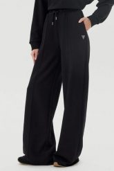 GUESS Czarne dresowe spodnie damskie Primula, Rozmiar XS. Czarne spodnie dresowe Guess, z aplikacjami, z dresówki. W wyprzedaży za 234.99 zł.