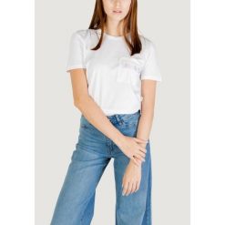 Koszulka crop top Kobieta ONLY ONLELIS S/S DETAIL POCKET TEE CS JRS. Białe topy ONLY, s, bez wzorów, z bawełny, bez kołnierzyka, bez ramiączek. Za 147.05 zł.