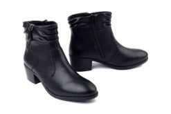 RIEKER 73981-00 black, botki damskie. Czarne botki Rieker, bez wzorów, z polaru, bez obcasa, na obcasie, bez zapięcia. Za 240.44 zł.