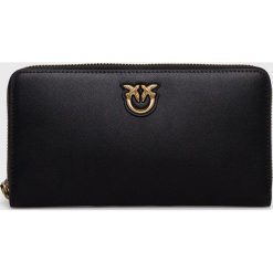 Pinko portfel skórzany damski kolor czarny. Czarne portfele Pinko, bez wzorów, z materiału. W wyprzedaży za 479.99 zł.