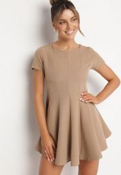 Ciemnobeżowa Rozkloszowana Sukienka z Krótkim Rękawem i Ozdobnymi Przeszyciami Meporea. Brązowe sukienki Born2be, na co dzień, l, bez wzorów, eleganckie, bez kołnierzyka, bez ramiączek, mini, rozkloszowane. Za 109.99 zł.