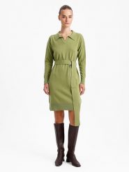 BGN Sukienka dzianinowa w kolorze zielonym rozmiar: 36. Zielone sukienki BGN, na co dzień, bez wzorów, z dzianiny, bez kołnierzyka, bez ramiączek, mini, proste. Za 109.52 zł.