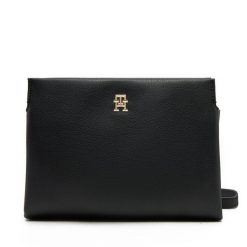 Torebka Tommy Hilfiger. Czarne listonoszki Tommy Hilfiger, bez wzorów, bez dodatków. Za 279.99 zł.