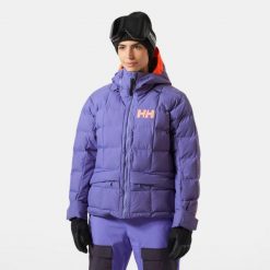 Damska kurtka narciarska Helly Hansen Emiko Ridable. Fioletowe kurtki narciarskie Helly Hansen, na zimę, bez wzorów, bez kaptura, narciarskie. W wyprzedaży za 1,606.50 zł.
