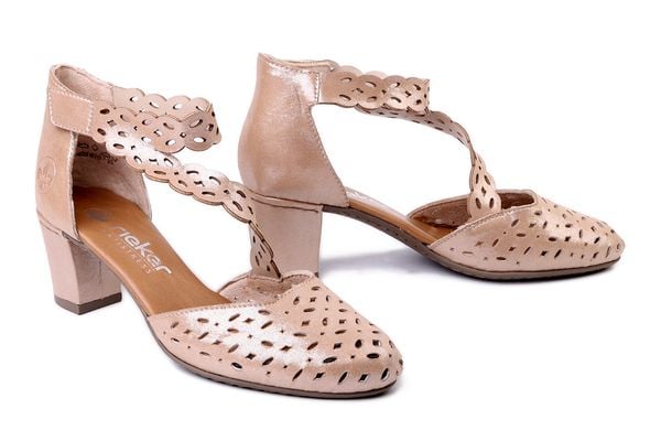 RIEKER 41055-62 beige, sandały damskie. Brązowe sandały Rieker, w ażurowe wzory, bez obcasa, na obcasie, bez zapięcia. Za 271.92 zł.