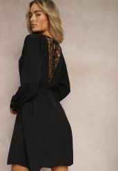 Czarna Mini Sukienka Rozkloszowana z Koronkową Aplikacją i Paskiem Ailetras. Czarne sukienki Renee, xl, z aplikacjami, z koronki, bez kołnierzyka, bez ramiączek, mini, rozkloszowane. W wyprzedaży za 34.99 zł.