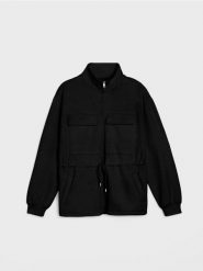 Bluza bomberka z domieszką wiskozy - czarny. Czarne bluzy bez kaptura Sinsay, l, bez wzorów, z wiskozy, bez kaptura, do biegania. Za 69.99 zł.