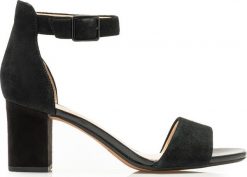 Clarks Sandały Clarks Deva Mae 26127568. Sandały Clarks, bez wzorów, bez obcasa, bez zapięcia. Za 284.90 zł.