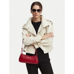 Torebka Calvin Klein. Czerwone torebki klasyczne Calvin Klein, bez wzorów, klasyczne, bez dodatków. Za 368.99 zł.